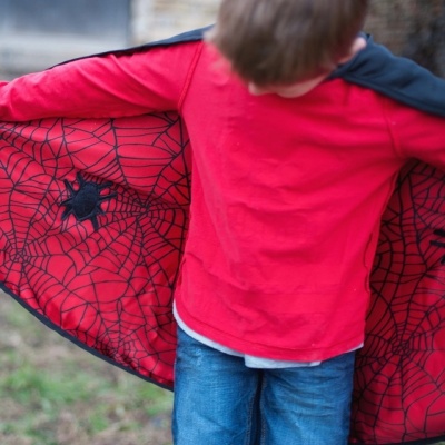 Omkeerbare Spiderman-/Batman cape met masker (Great Pretenders)