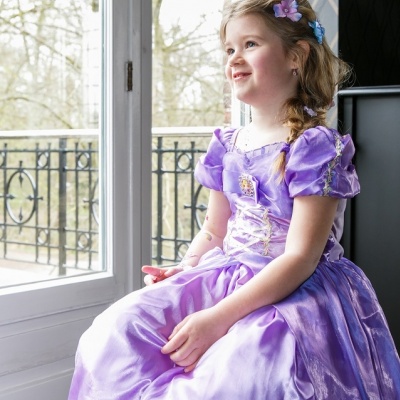 Rapunzel jurk met gratis broche (Prinsessenjurk.nl)