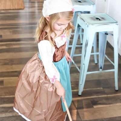 Assepoester jurk met hoofddoek (Little Adventures)