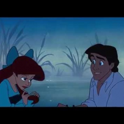 De Kleine Zeemeermin | Liedje: Kus Haar Dan | Disney NL