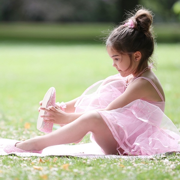 voorstel Beugel Componeren Mooie roze pailletten schoenen voor kinderen ballerina's - Rose & Romeo -  Prinsessenjurk.nl