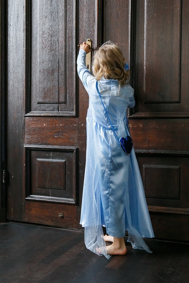 Vermindering kennisgeving Misbruik Luxe Elsa jurk met sleep prinsessenjurk kind - Prinsessenjurk.nl -  Prinsessenjurk.nl